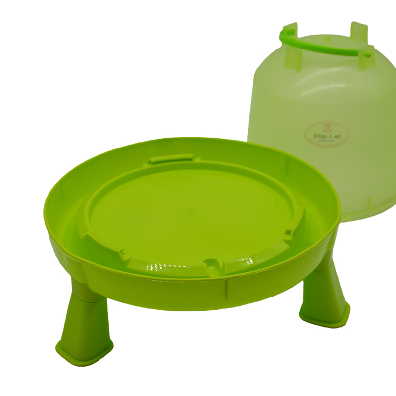 Gravity Fed Chicken Waterer (1)